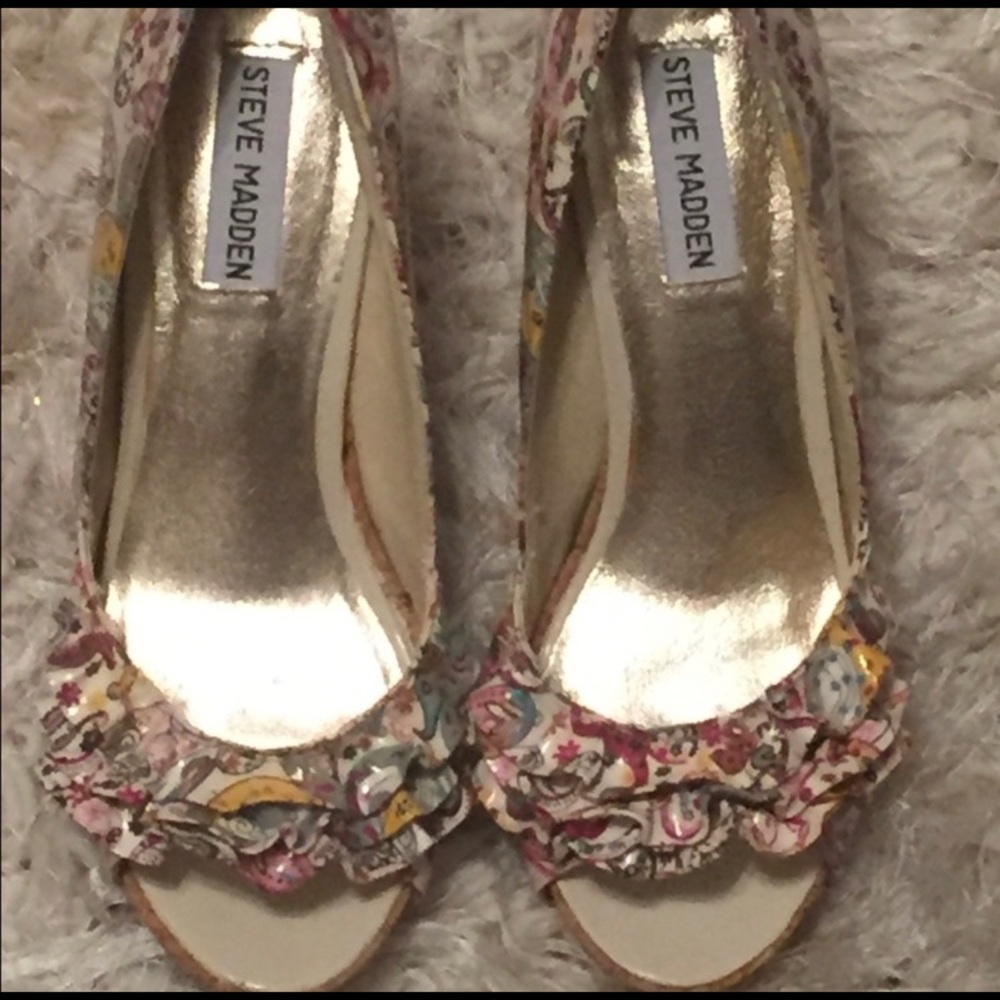 New!!! Steve Madden Wedges 🥰